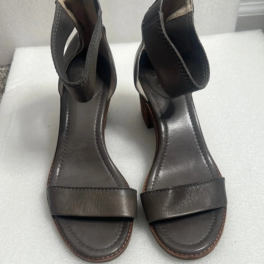 Frye brielle Elegant Gray Leather Women's Sandals size 10 comfortable